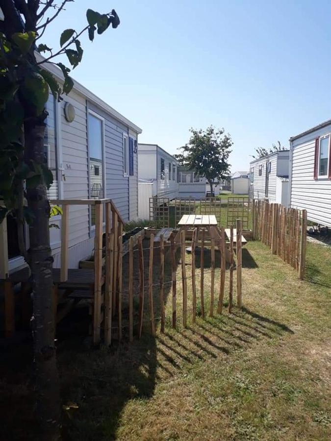 Stacaravan 4Pers In Bredene Met Eigen Tuintje 2449 Eksteriør billede
